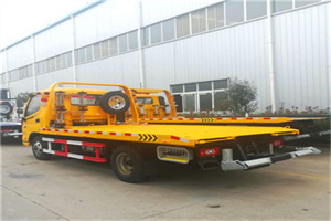 清丰附近拖车救援搭电